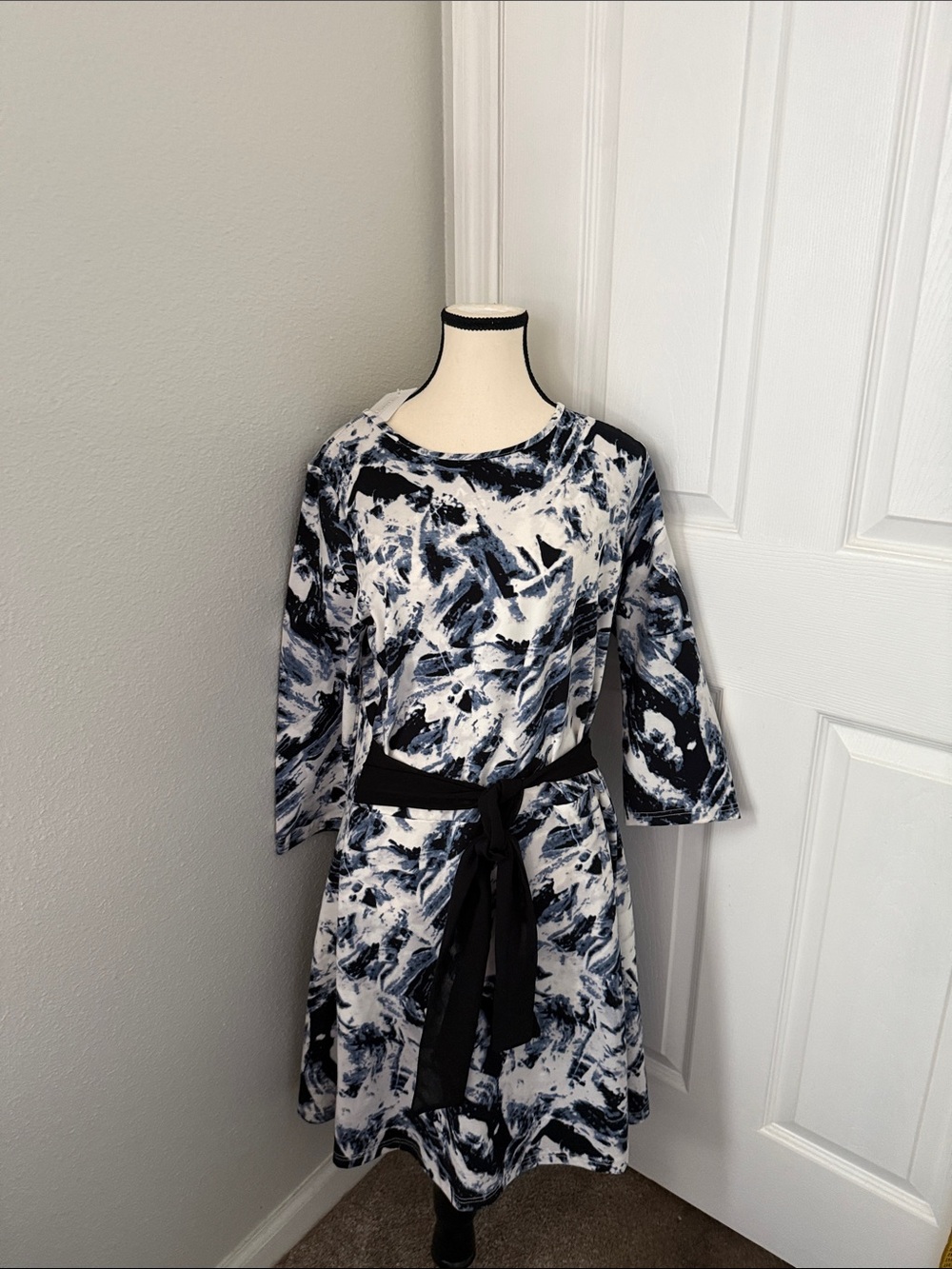 Navy & White Brushstroke Belted Long-Sleeve Dress